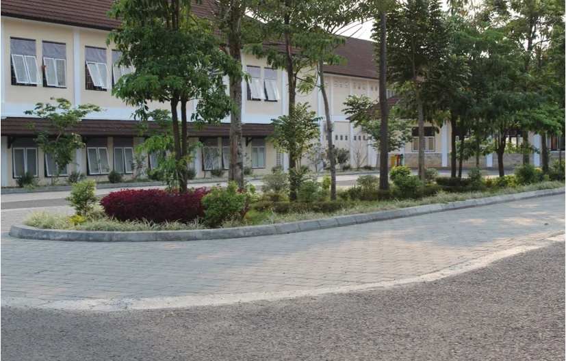 fasilitas sekolah smpit as syifa boarding school wanareja lapangan parkir