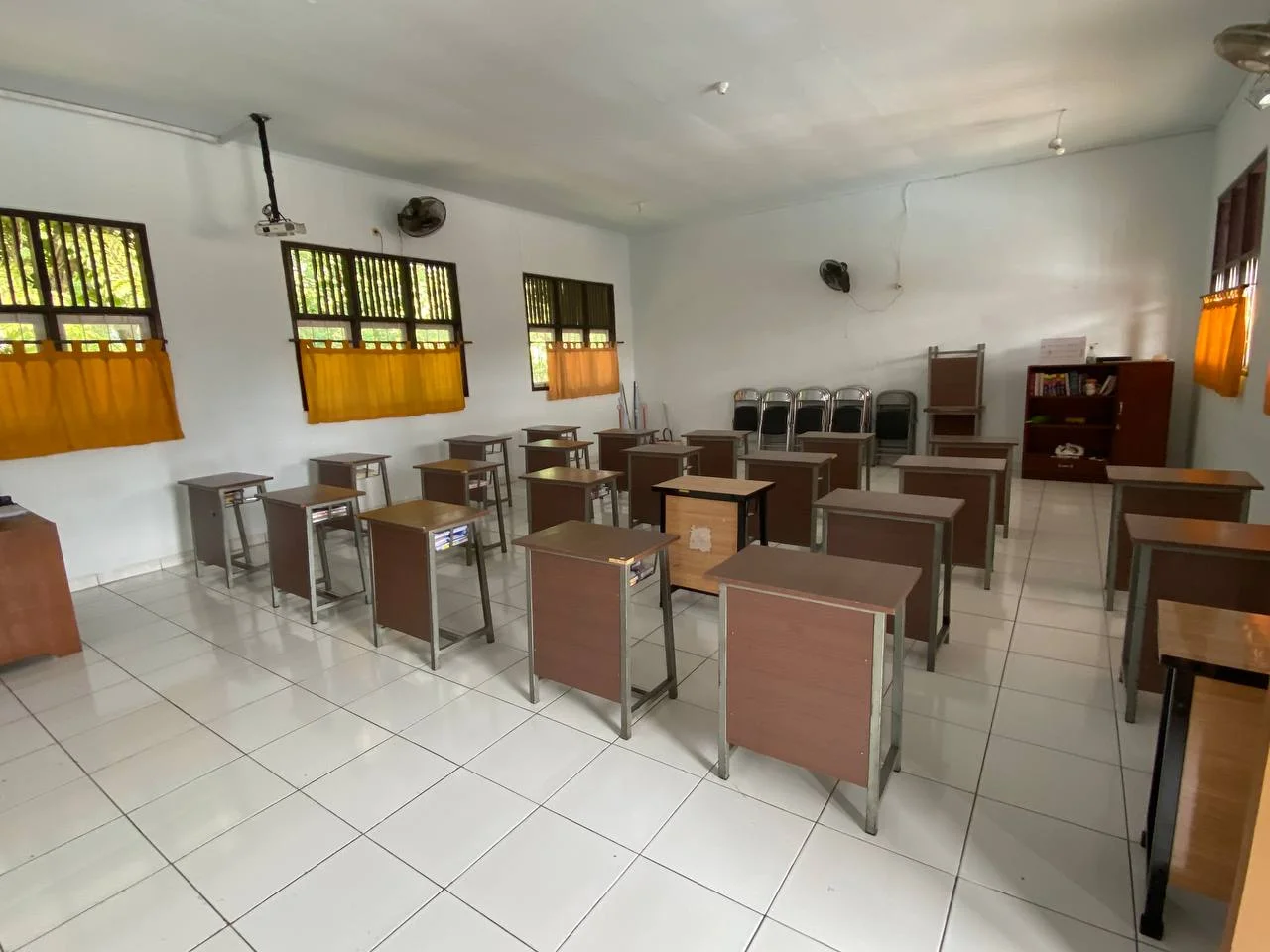 fasilitas sekolah smpit assyifa boarding school wanareja ruang kelas
