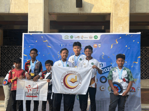 Prestasi Luar Biasa ditorehkan Santri SMPIT As-Syifa Boarding School Wanareja di Ajang Amastiq Open 2025
