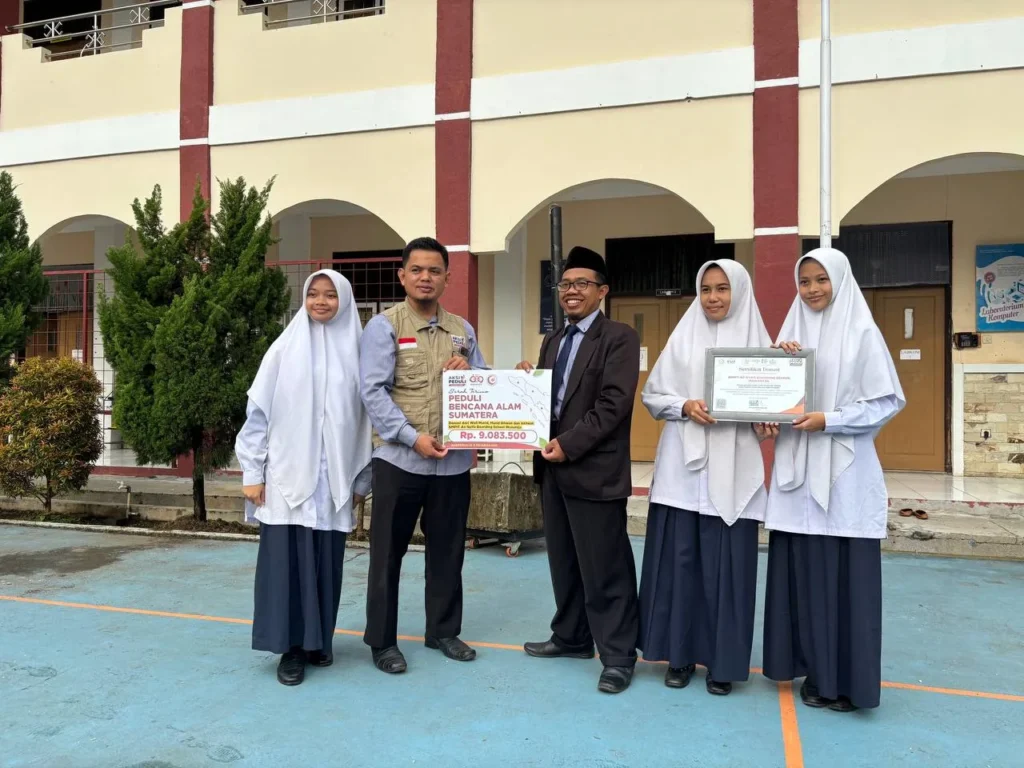 smpit as syifa boarding school wanareja donasi bencana sumtra aceh 3