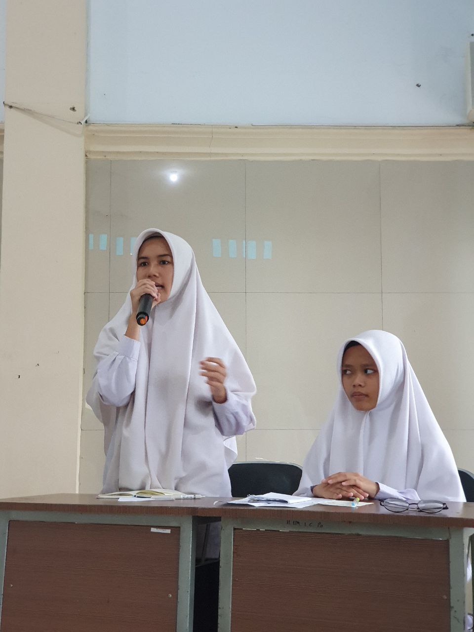 photo 6160942814896786648 y 1