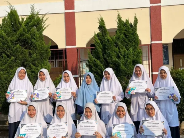 Apresiasi Program SENJA SMPIT As-Syifa Boarding School Wanareja: Menumbuhkan Kesadaran Menjaga Diri dan Karakter Mulia Murid Putri