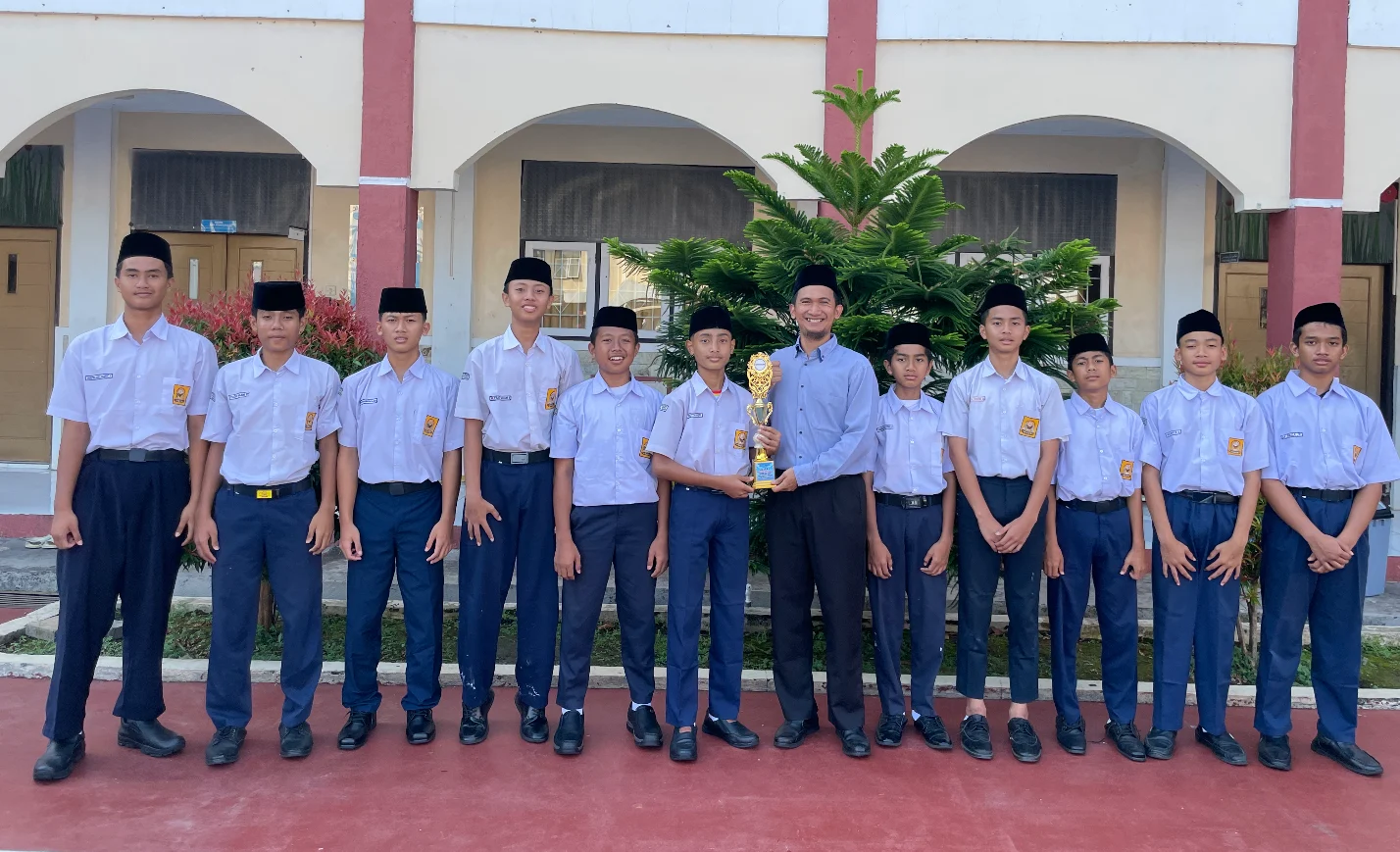 smpit assyifa boarding school juara askara scouth competition