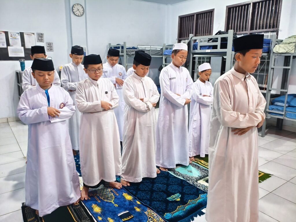 anak anak sholat 74