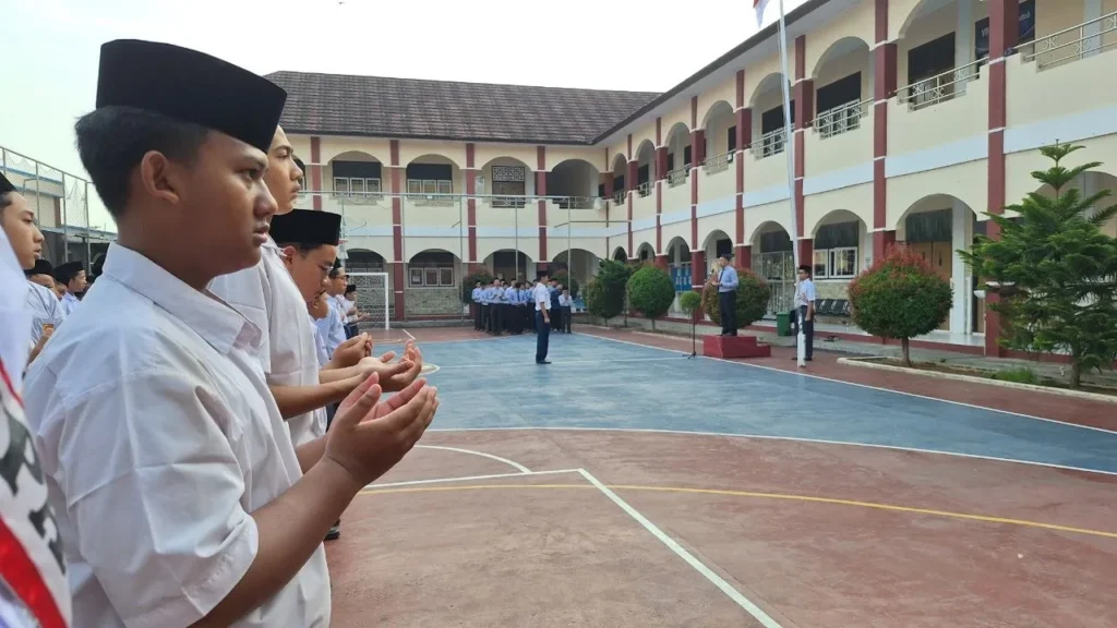 sekolah islam smpit as syifa boarding school wanareja jalancagak jalancagak2 sagalaherang pesantren terbaik di subang jawa barat indonesia upacara bendera 2