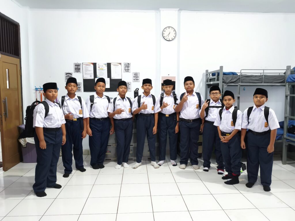 siap berangkat sekolah